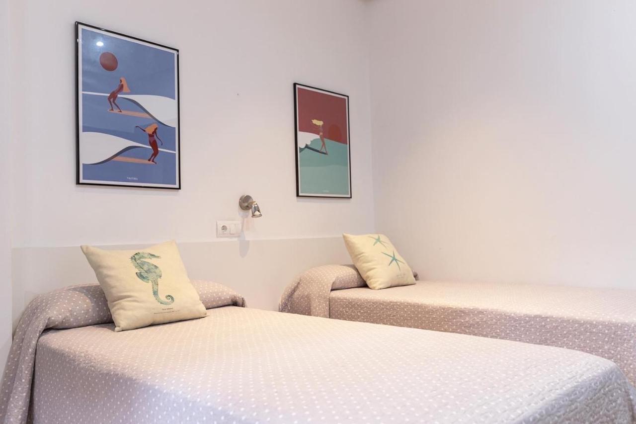 Pension Angelines, Sneuu Hostel Сантандер Экстерьер фото
