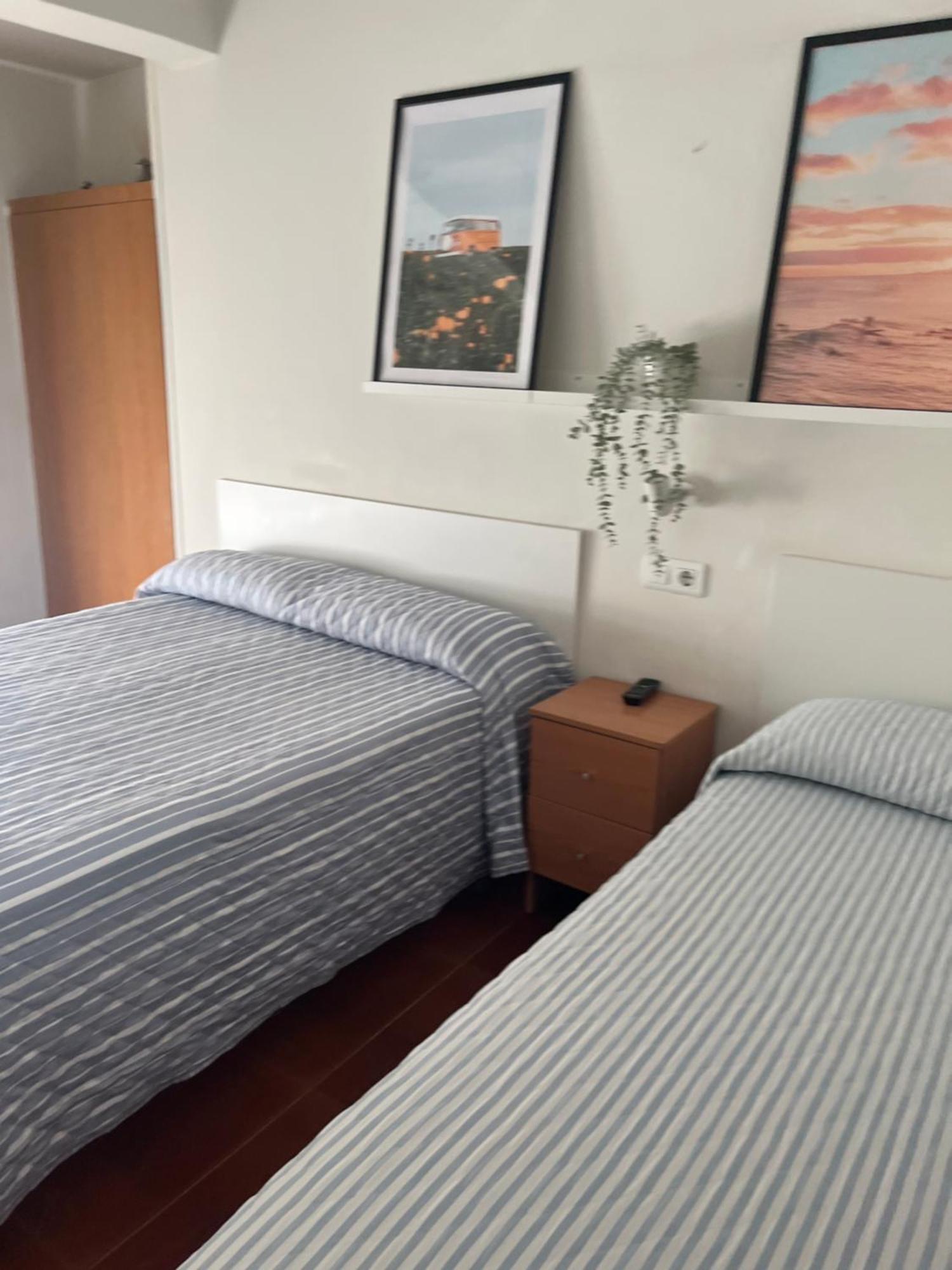 Pension Angelines, Sneuu Hostel Сантандер Экстерьер фото