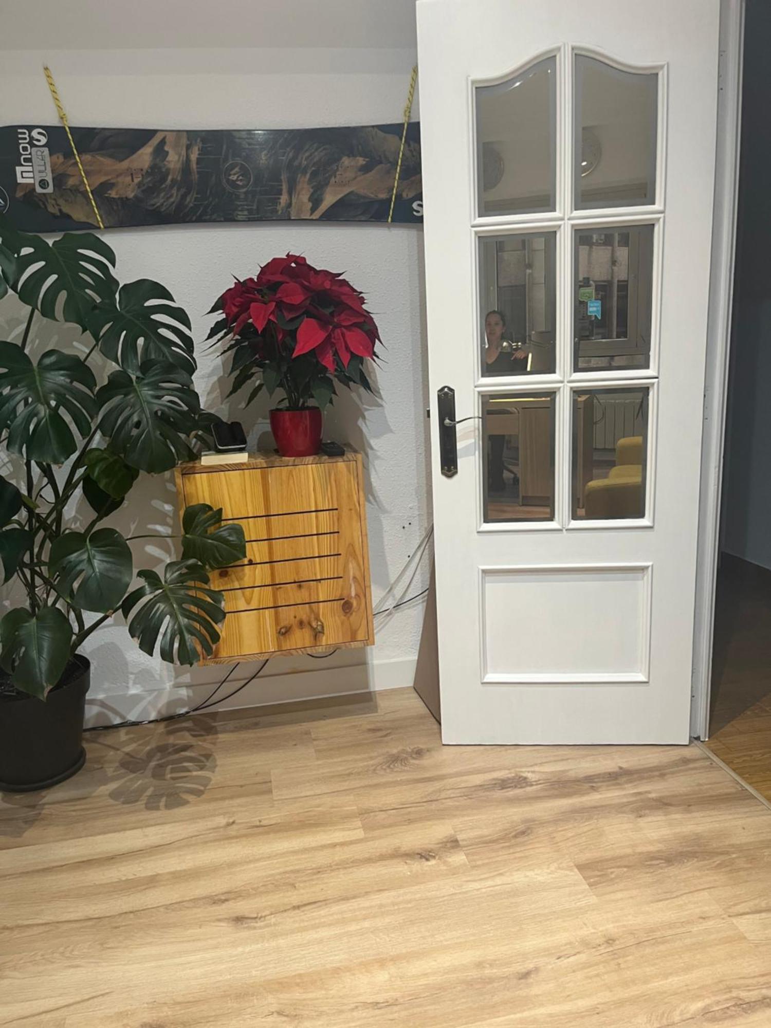 Pension Angelines, Sneuu Hostel Сантандер Экстерьер фото